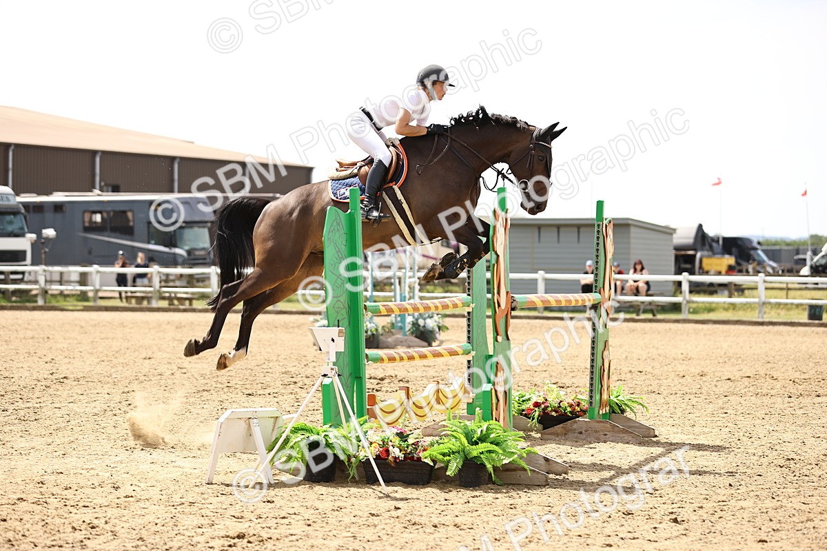 SBM_000576 - Class 15 - Redpost Equestian Senior Foxhunter - 1.20m