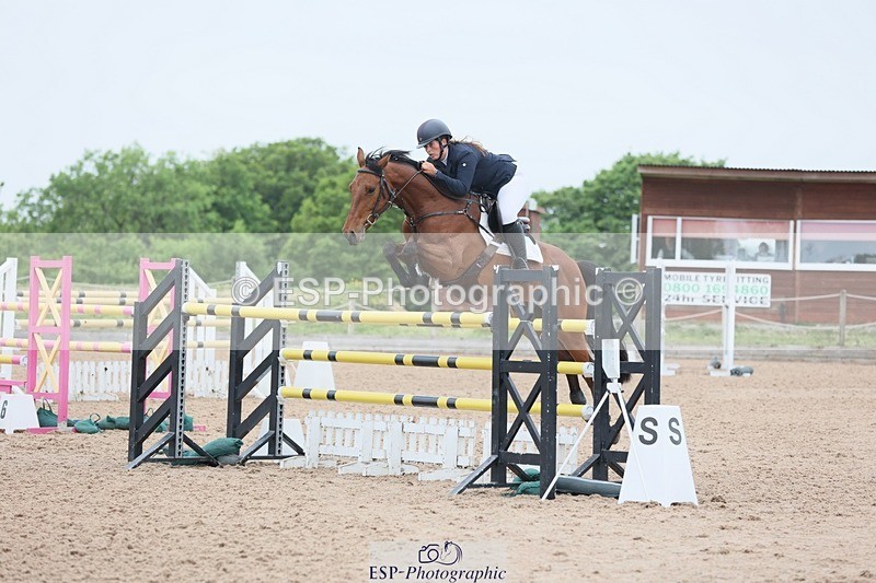 250524-124731-04783 - Cls 15 Snr Fox 1st Rnd