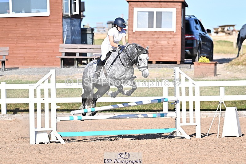 250708A-182858-00540 - 90cm Classes