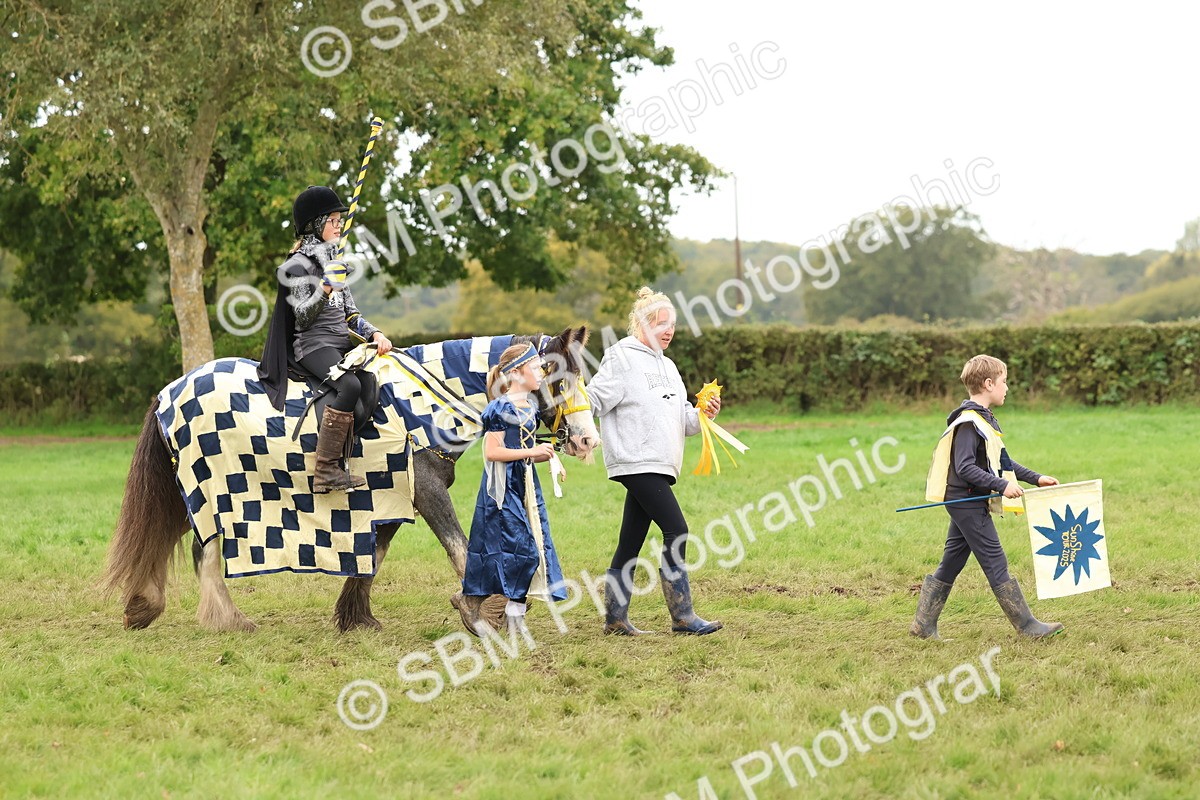 SBM_61728 - S37a - Fancy Dress Showing