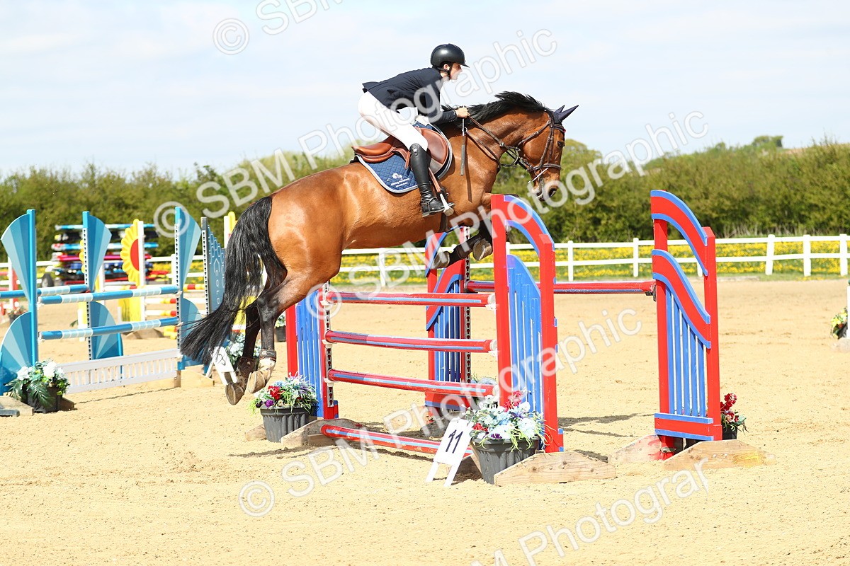 SBM_001334 - Class 5 - Senior Foxhunter 1.20m