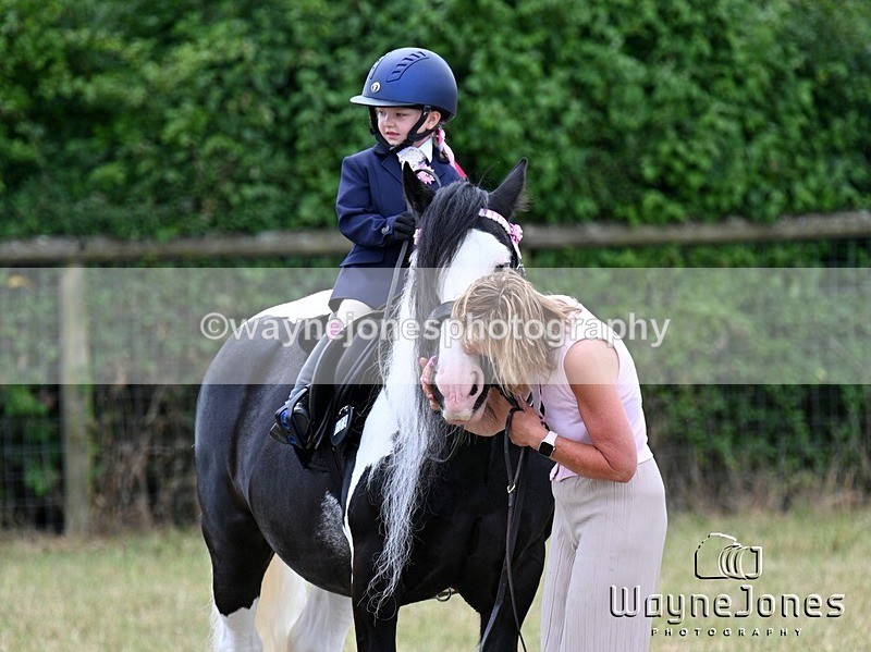 WJ7_3691 - Nancy & Churchill's first Show 22-06-25