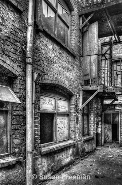 Abandoned - Monochrome