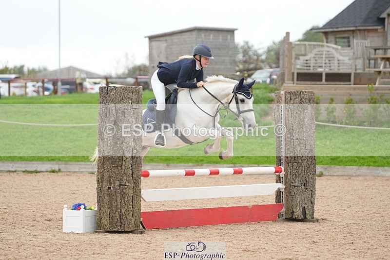 250920-101427-00573 - Cls 5 Pony British Novice and 80cm