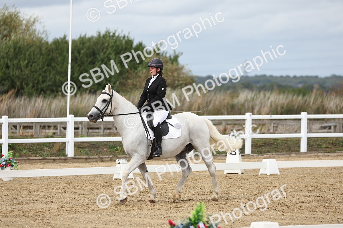 SBM_002632 - Class 7 - Novice 2 Warm Up