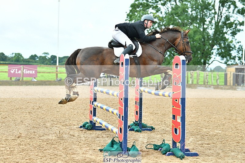 230805A-110033-00260 - Cls 2 Snr Newcomers & 1.10m Open