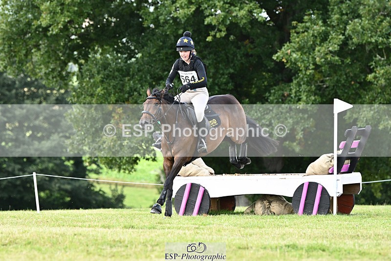 240825X-113925-32088 - 70cm XC 11.00 to 12.00