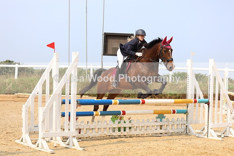 3E7A1400 - Class 4: Senior British Novice/90cm open