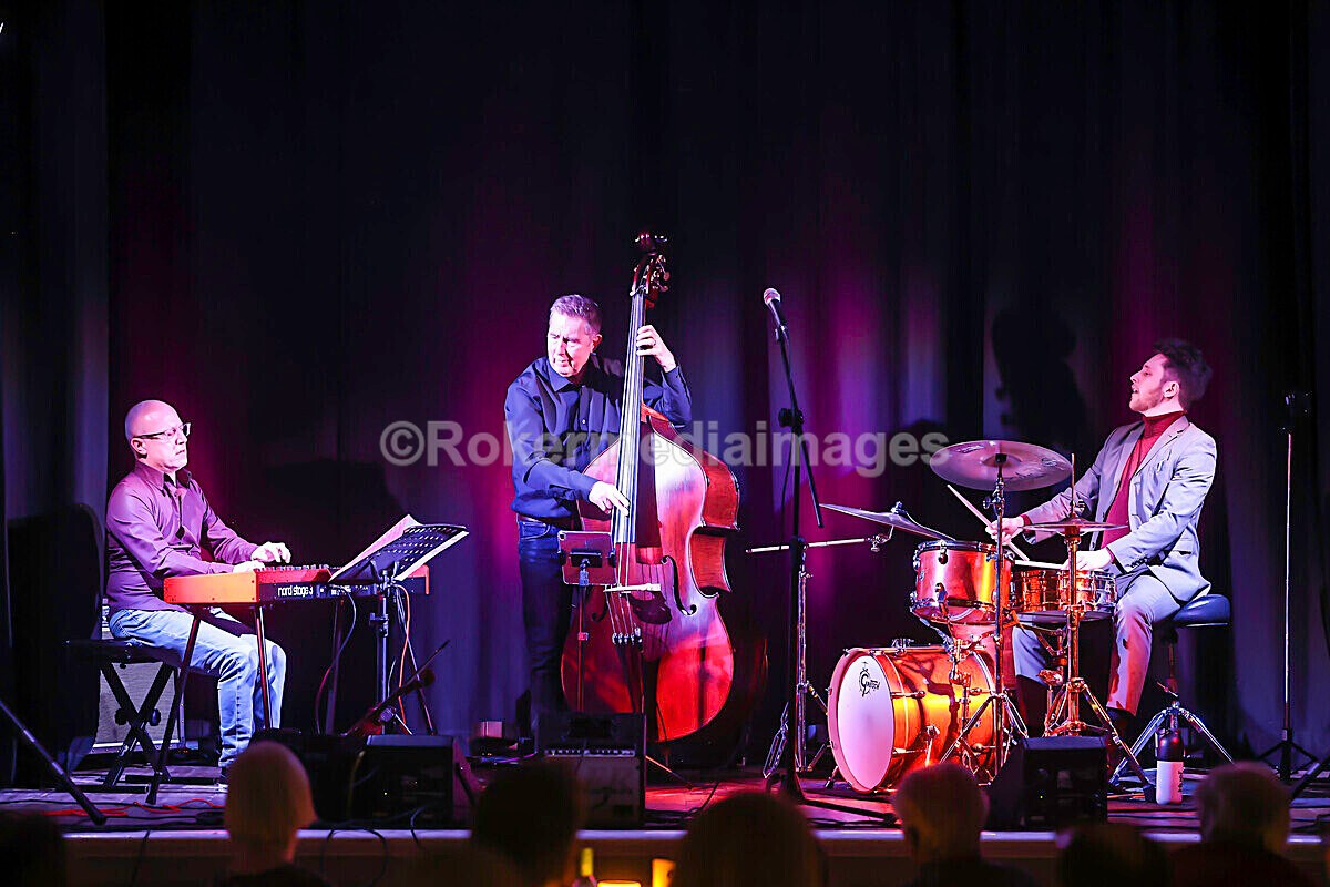 AMP  Ben-10 - AMP TRIO + Ben Holder