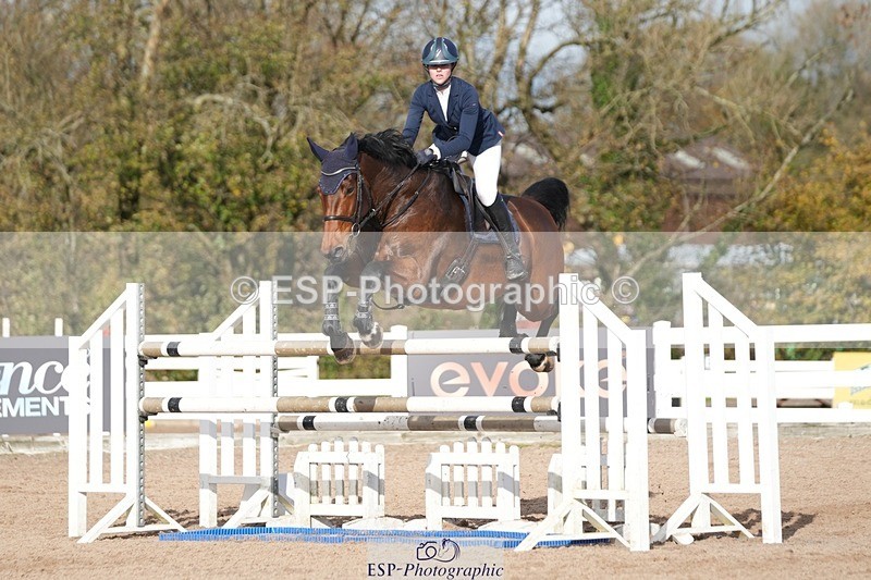 251108-132558-02721 - Cls 13 Foxhunter and 1.20m Open