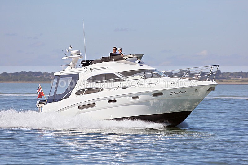 160826 STARDUST - SEALINE F37 Y92A5636 - Flybridge Cruisers