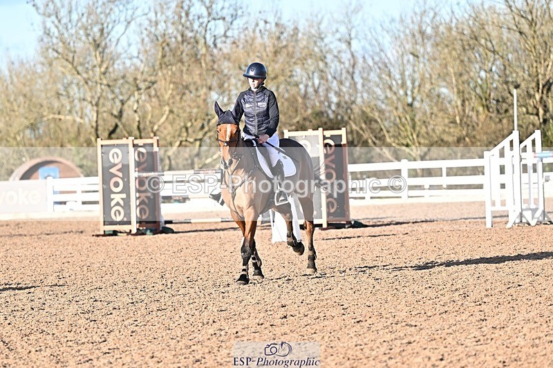 251203-135129-00735 - Cls 5 Foxhunter and 1.20m Open
