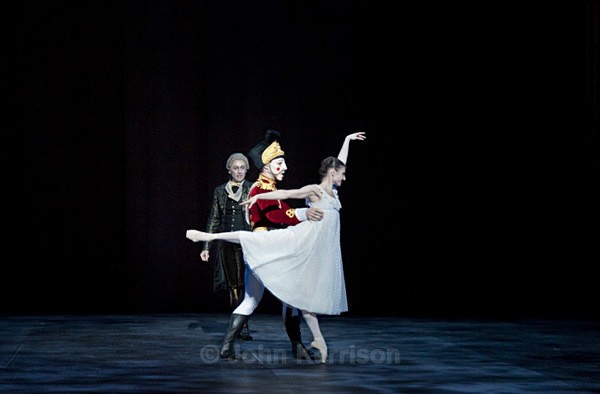  - Nutcracker