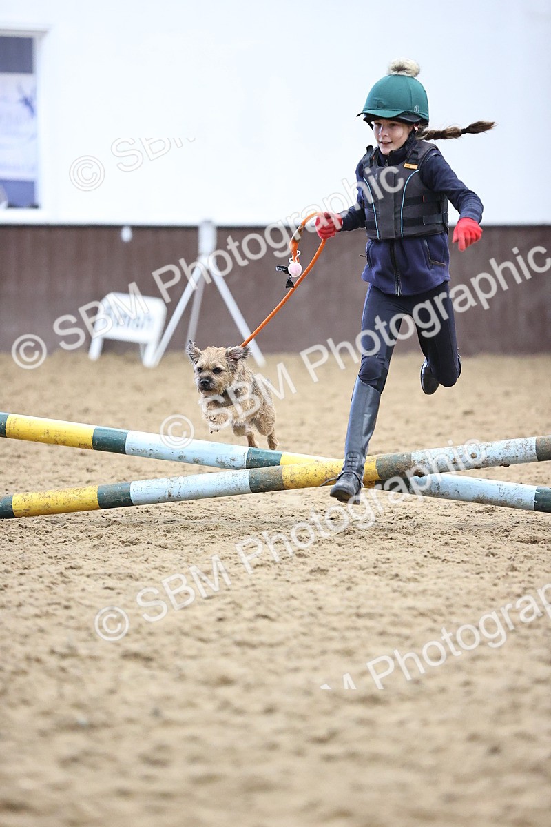 SBM_001253 - Class 3 - Horse & Hound 60cm