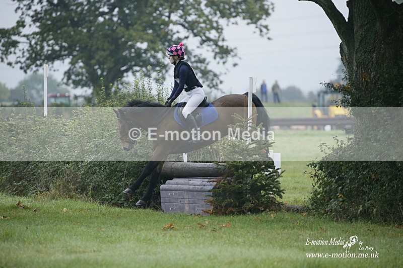 WWHT 171021 0038 - Novice Restricted (0.80m)  17/10/21