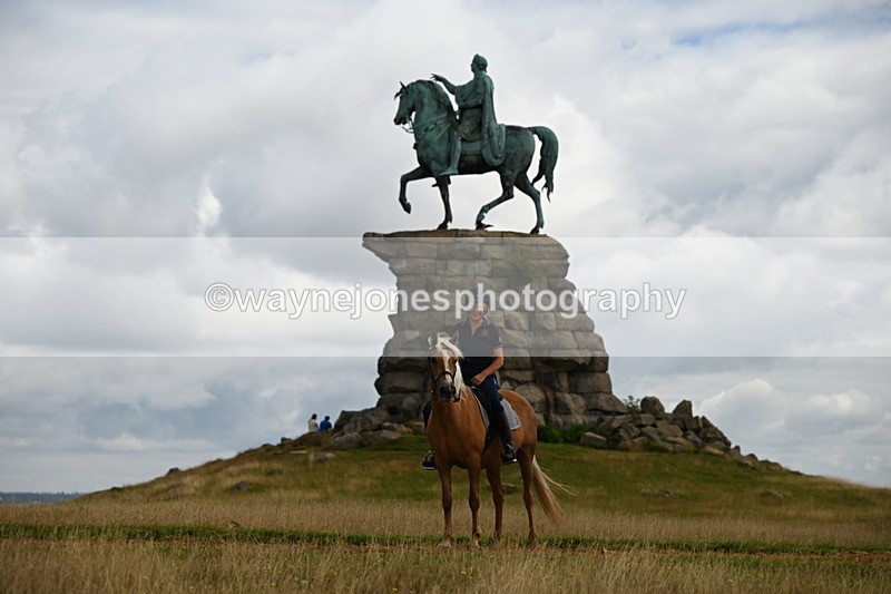 DSC_4142 - Time at Statue 09:50 to 11:09