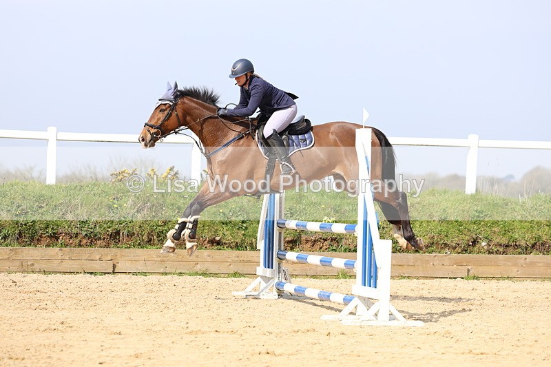 3E7A6702 - Class 4: Senior British Novice/90cm open