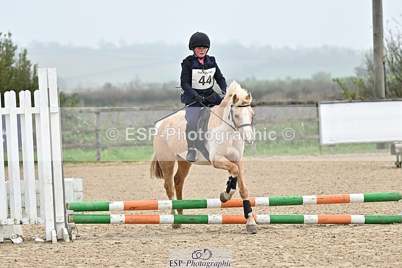241110-100114-00159 - 40cm Showjumping