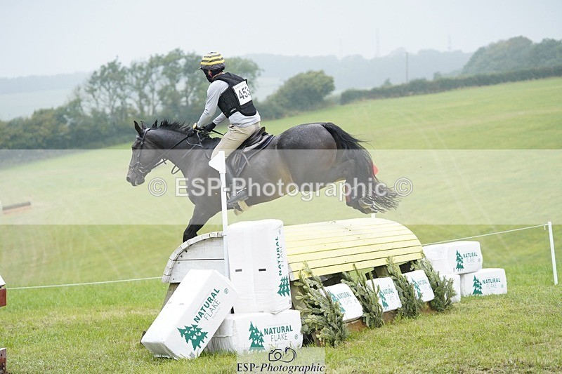 240901A-105352-05877 - 453-Alex.Jupp-CARRY.ON.REGARDLESS