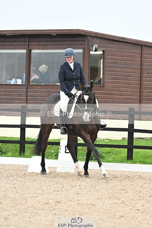 241103-100103-00249 - Intro 3 - 9.40 to 10.40