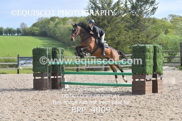 BPP_4009 - CLASS 9 - FRI - Senior Newcomers/ 1.10m Open