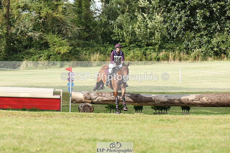 240825X-170708-37856 - 80cm XC 16.30 to 17.30