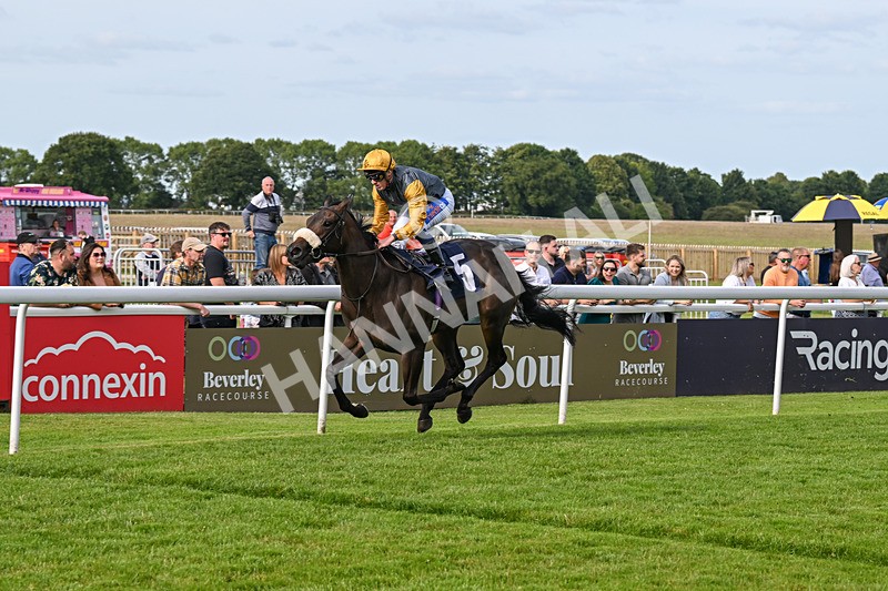 050724-Race 1-Beauty Queen-1424 - Race 1