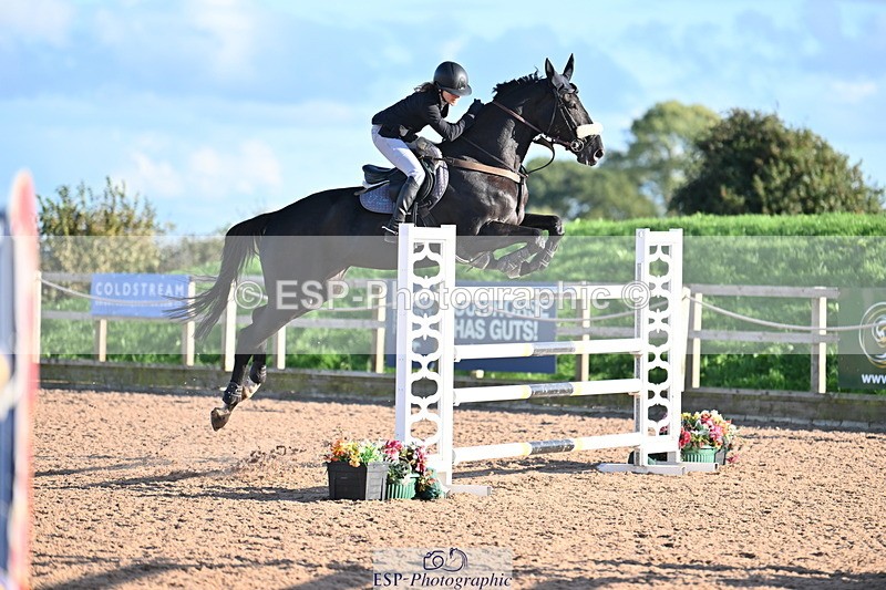 231014A-182231-06580 - Cls 21 National 1.30 & 1.40m Open