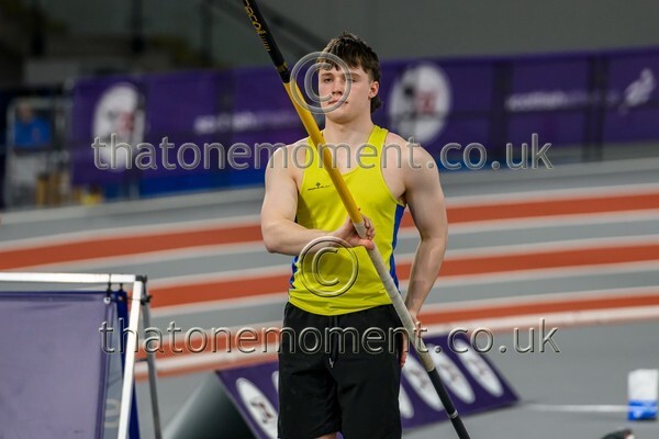 AgeInd25SUN-913653 - Field Male