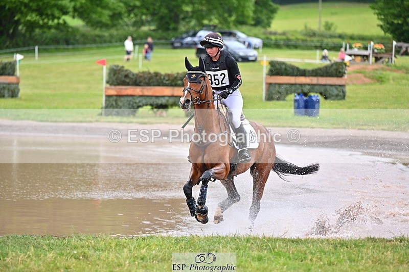 250524A-123709-10632 - B-352-Samantha.Lissington-MALIBU.TS