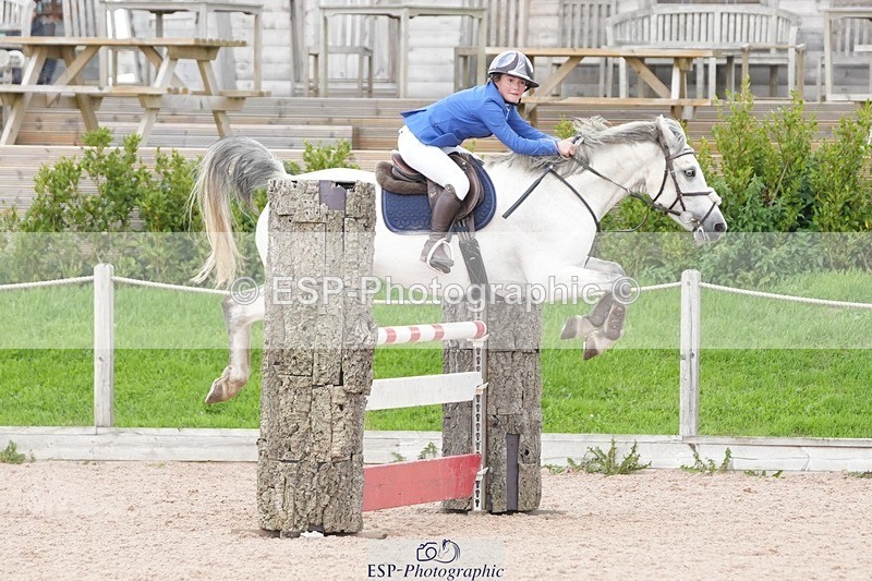 250921-123035-02938 - Cls 9 Pony Foxhunter and 1.10m
