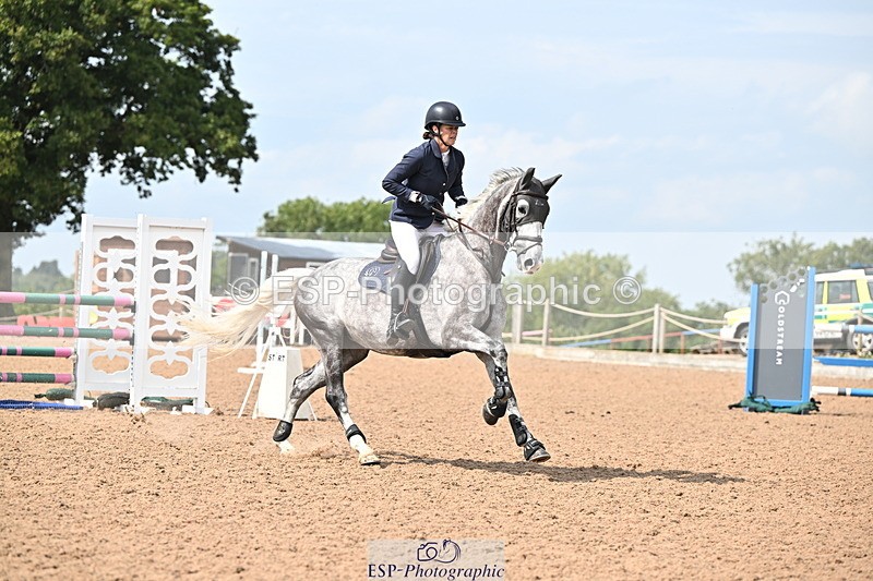 240828A-135448-00737 - Cls 4 Snr Newcomers and 1.10m Open