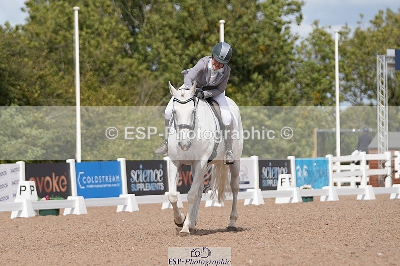 250906-122857-02356 - 070-Charlotte.DoreyDeards.Silver.Bounce