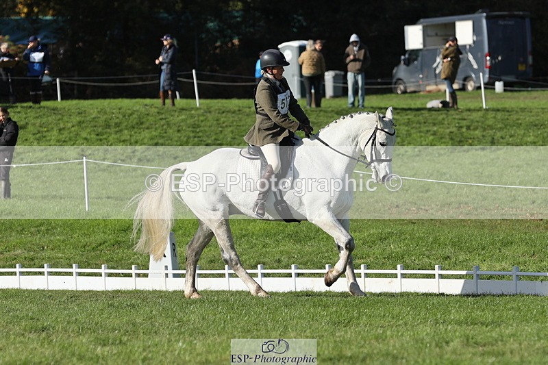 251024A-143914-14255 - G-572-Laura.Pitman With Trot Up