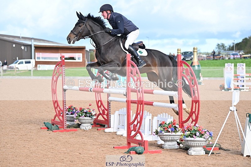 231014A-110037-04275 - Cls 18 Newcomers & 1.10m Open