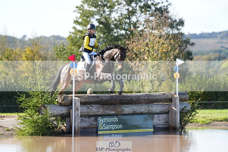 251024A-123713-10727 - B-135-Eva.Carse