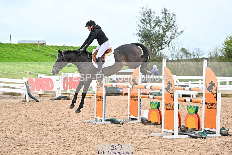 240501A-140156-00932 - Cls 8 Snr Foxhunter and 1.20m Open