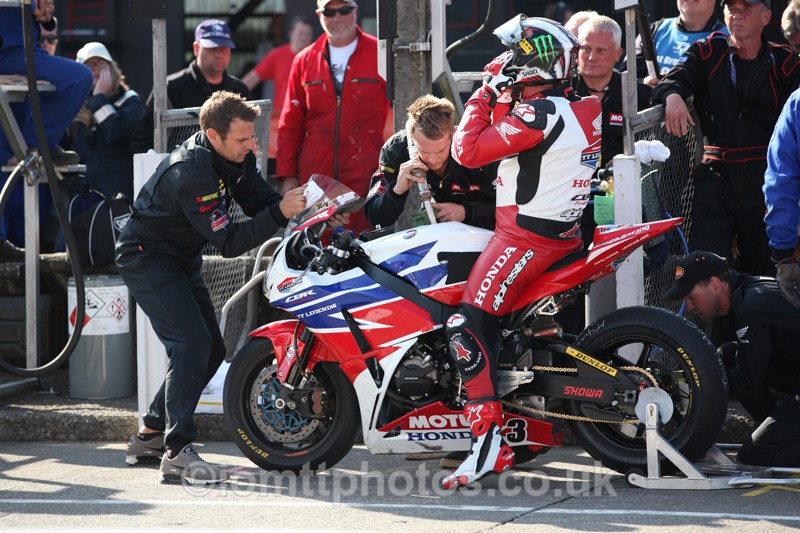 IMG_0892 - Senior TT - Start Line