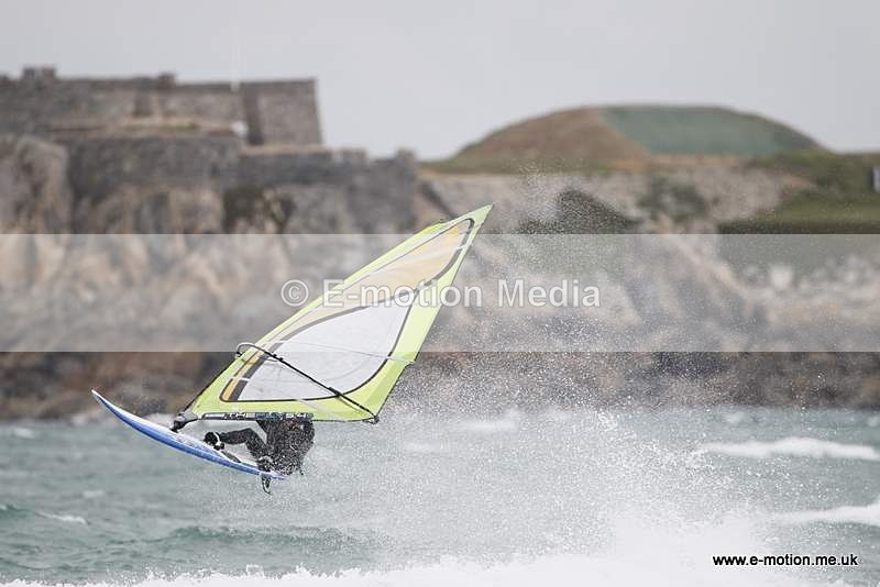 WS 020510-32 - Windsurfing