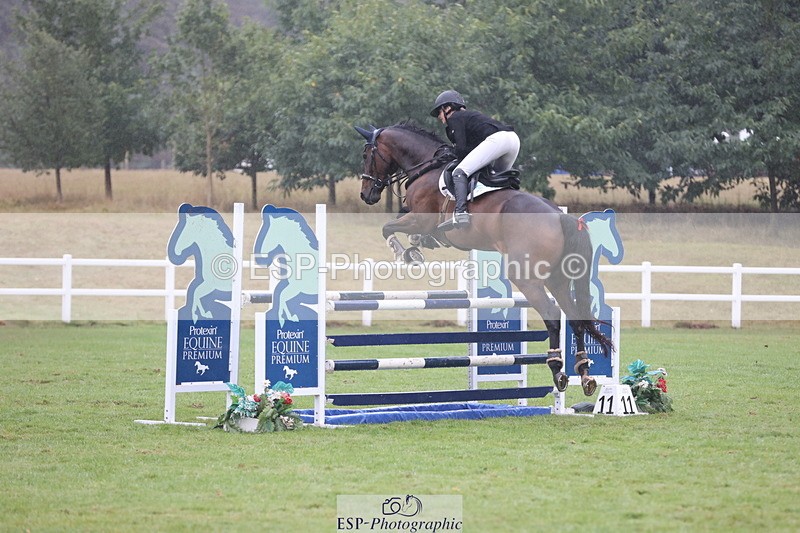 250830A-135514-06834 - Cls 16 Snr Newcomers and 1.10m Open