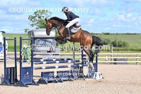 BPP_1914 - CLASS 18 SUN British Novice/ 90cm Open