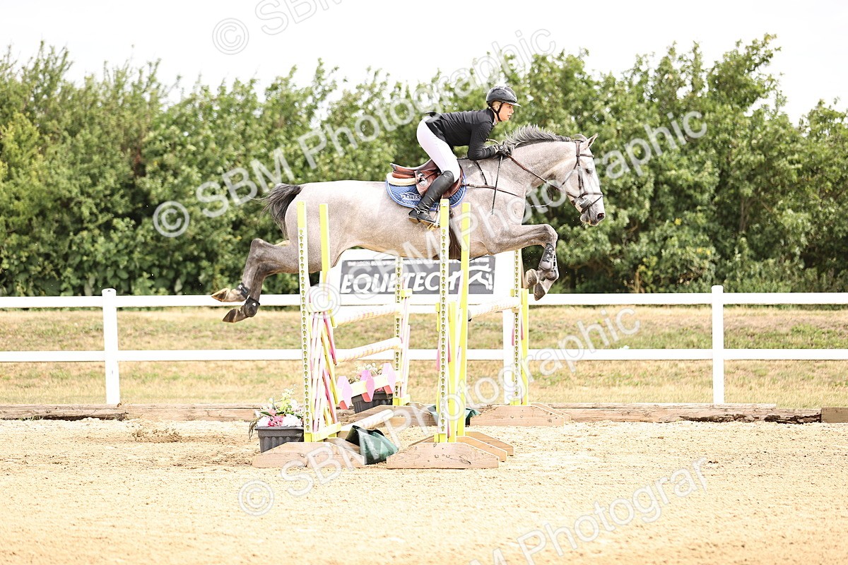 SBM_009518 - Class 8 - Senior Newcomers - 1.10  Open