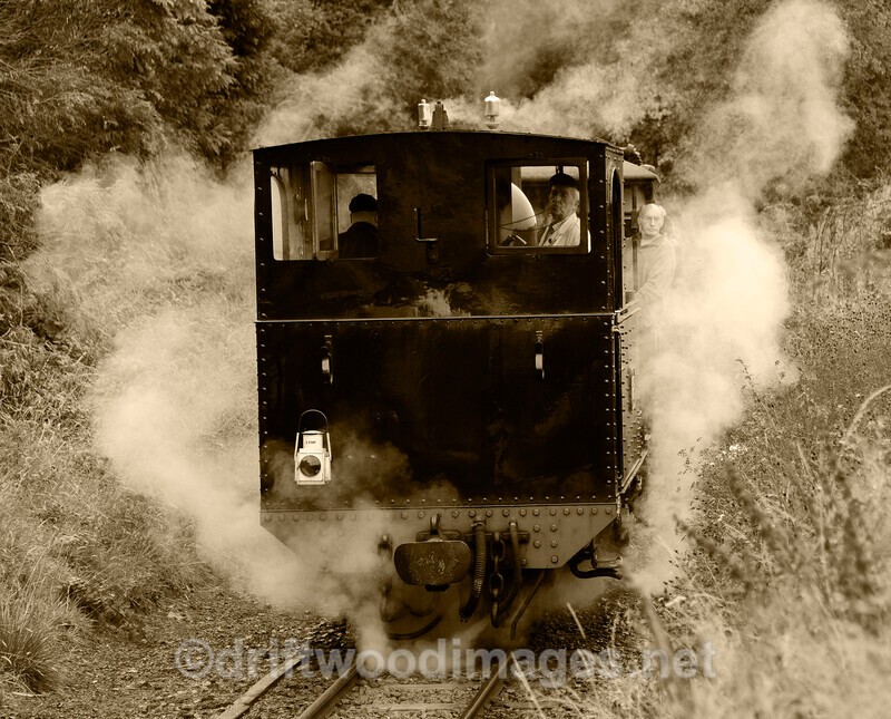 WLLR The Earl approaches Cyfronydd with the 1634 service to Welshpool - The Welshpool & Llanfair Light Railway