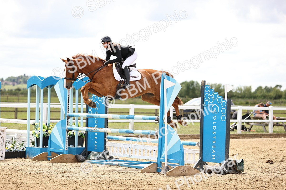 SBM_003068 - Class 11 - Senior Newcomers - 1.10m