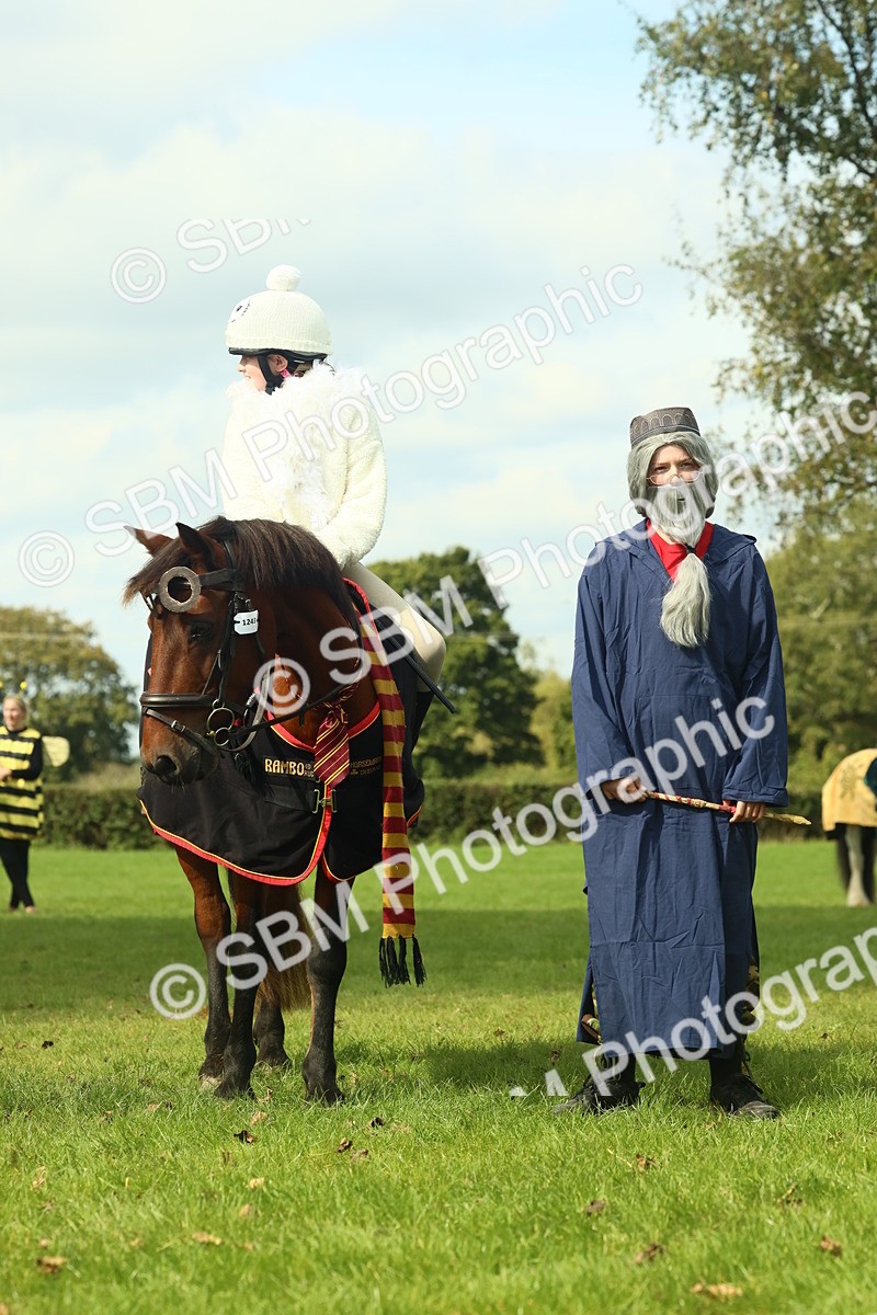 SBM_63629 - S35 - Fancy Dress Showing