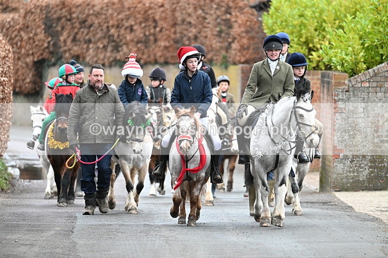 WJ7_1099 - Pub Corner
