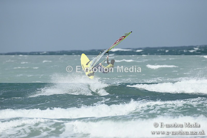 WS 020413-136 - Windsurfing