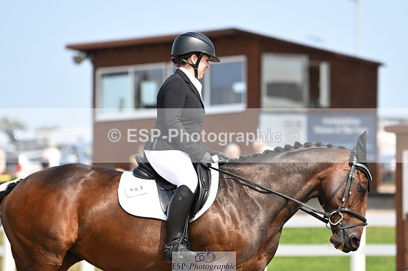 250816-132528-04822 - 083-Emily.JarvisCriafol.Two.Tone.Tequila