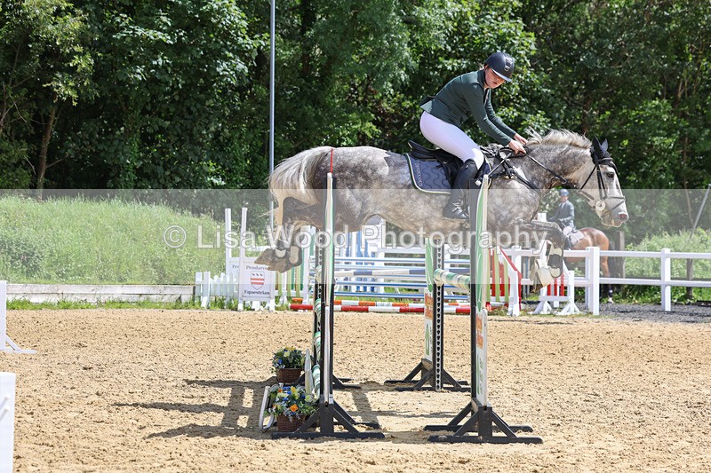 3E7A7410 - Class 8: Senior Newcomers/1.10m open
