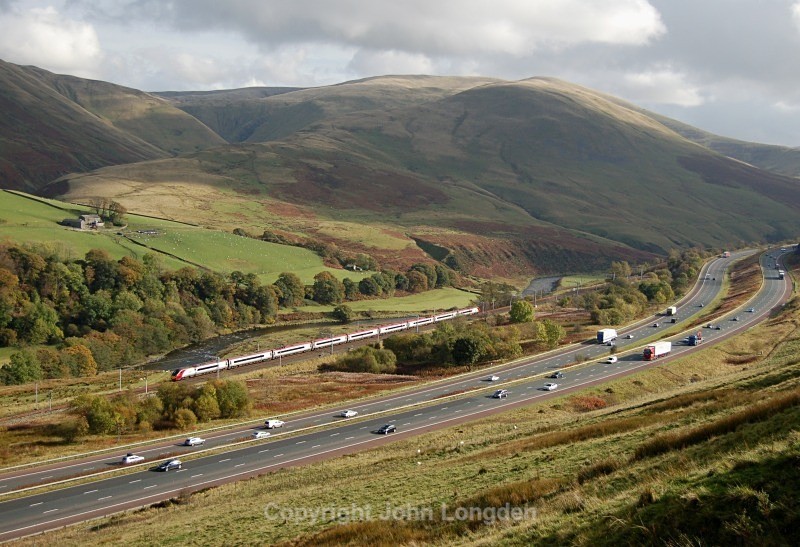 19.10.12 - 390xxx 12.40 Glasgow - Euston, Lune Gorge - West Coast Main Line (north to south)